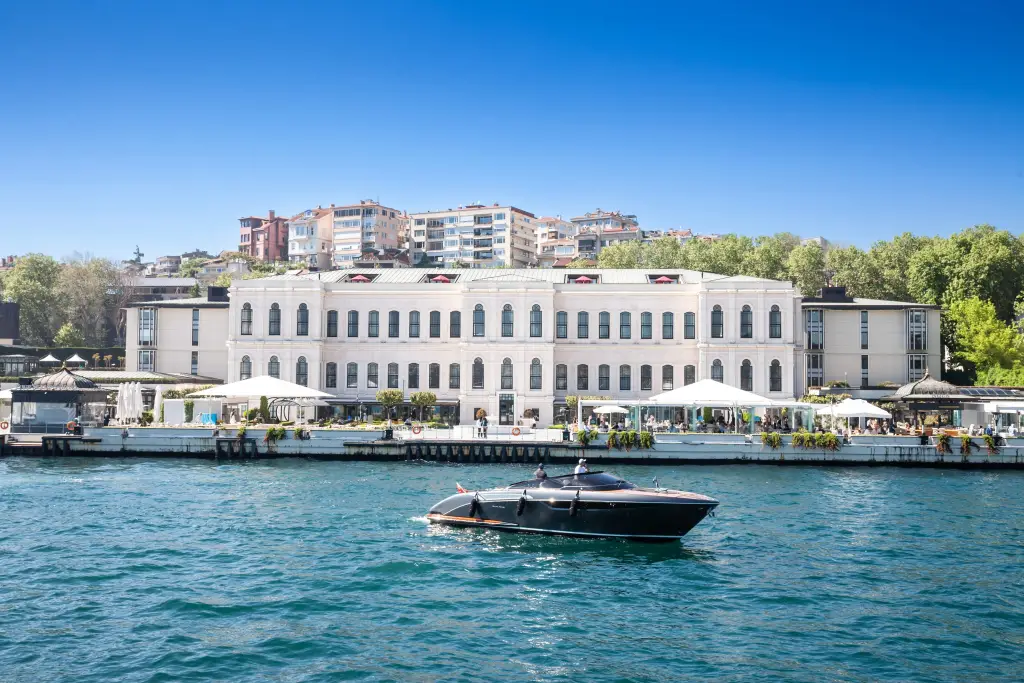 Four Seasons mekan